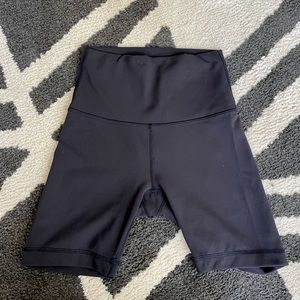 Lululemon wunder train shorts